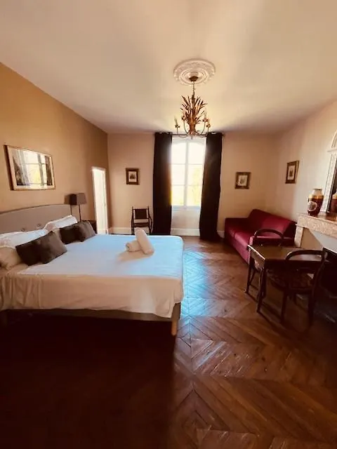 Pensión Hotel Le Manoir Du Thouron Saint-Sulpice